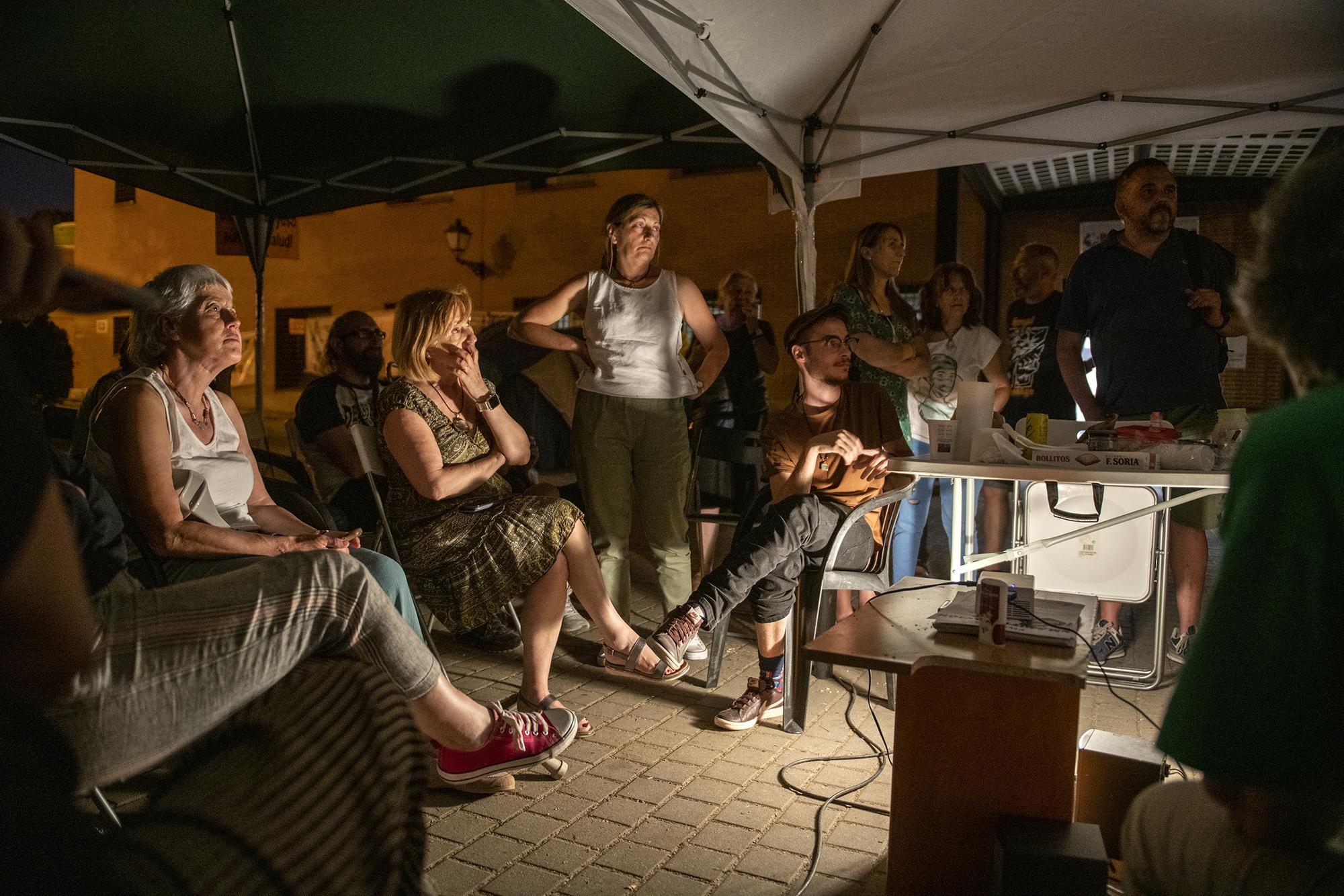 Acampada en el Centro de Salud Los ángeles en Villaverde - 14